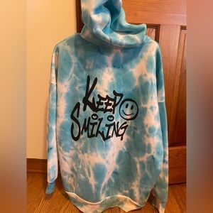 🚨 trendy “ keep smiling “ tye dye hoodie